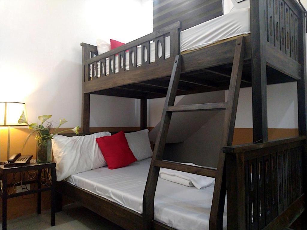 Jil'S Apartelle Tagaytay City Exterior foto